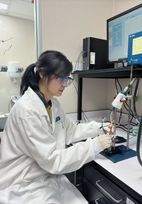 Bicheng Zhu in the lab